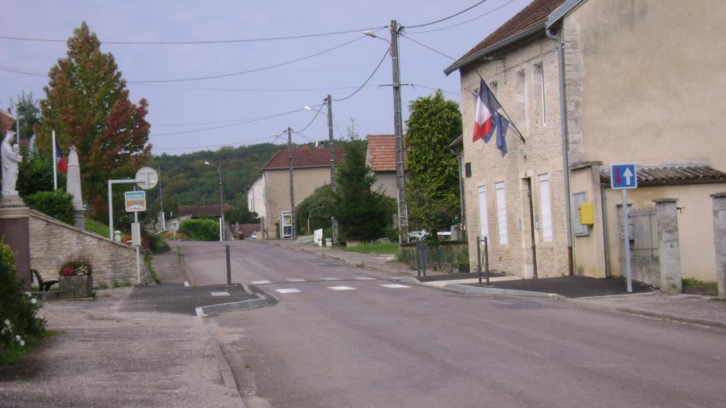 La Ferme De La Velle Bed & Breakfast La Neuvelle-les-Scey Exterior photo