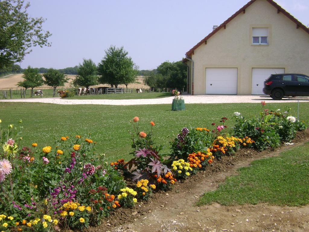 La Ferme De La Velle Bed & Breakfast La Neuvelle-les-Scey Exterior photo